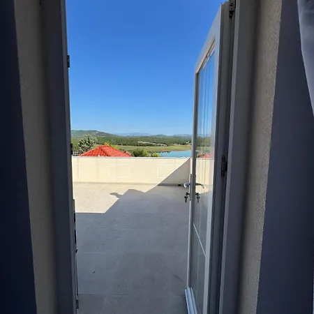 Lakeview Apartmán Ulez