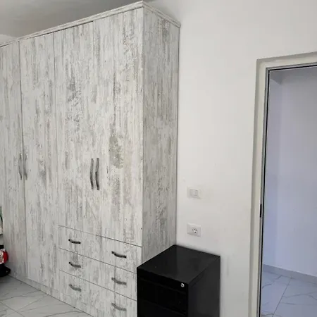 Lakeview Apartament *