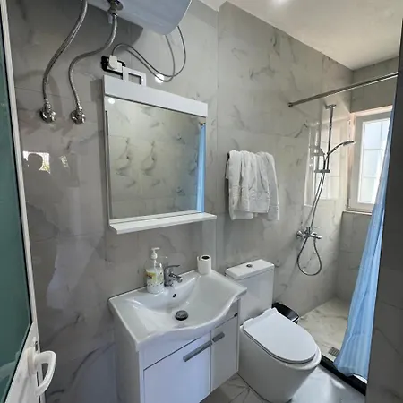 Lakeview Apartament *