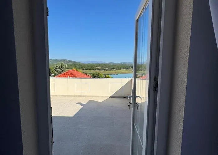 Lakeview Apartmán Ulez